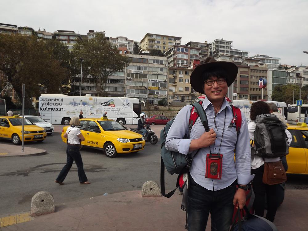 튀르키예 이스탄불 거리의 남우영 대표